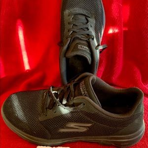 Skechers GoWalk Ultra Go quick fit womens shoe size 7 black WORN ONCE